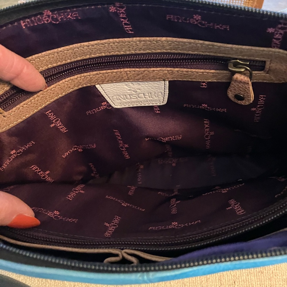 Anuschka Arctic Emperor Penguins Leather Hand Painted Organizer Crossbody RFID - Picture 7 of 13